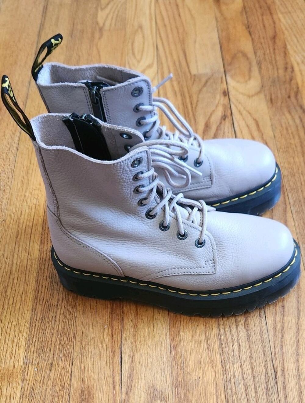 Dr. Martens Jadon III Leather Platform Side Zip Combat Boots Women's Size 9
